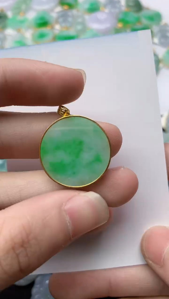 【闪购商品】翡翠颈饰18K金镶嵌51...........