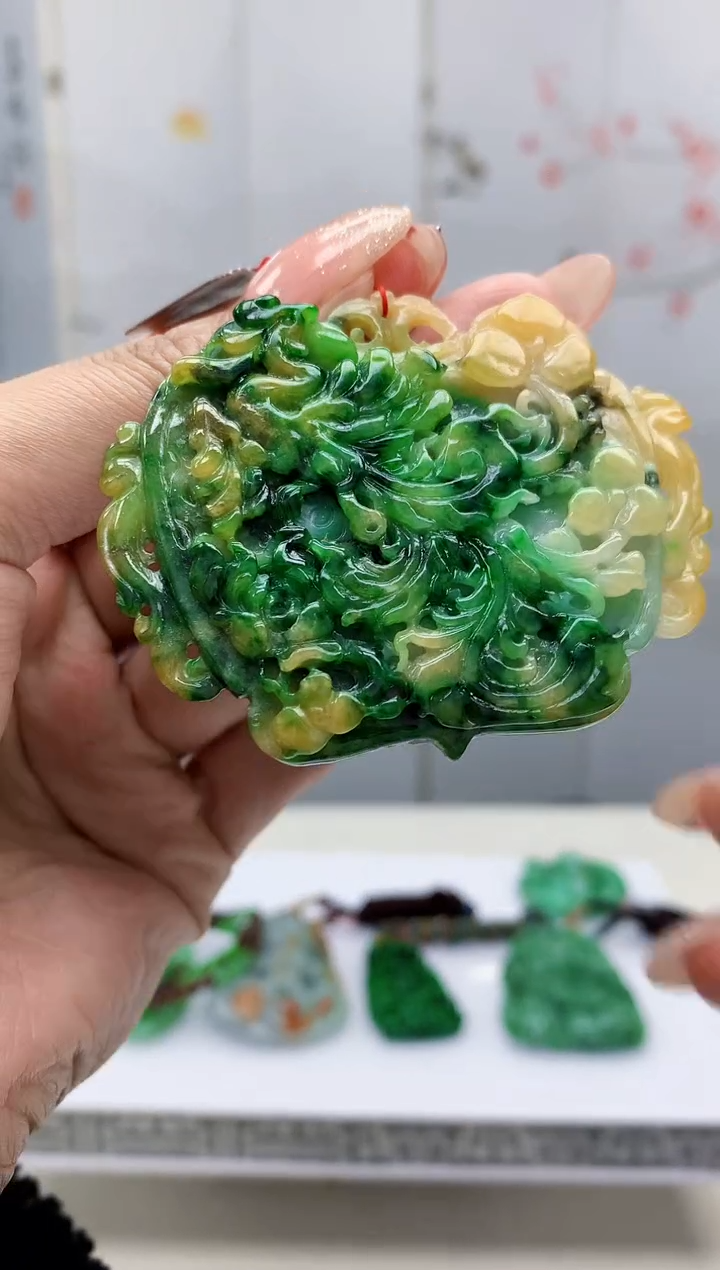 【闪购商品】定制翡翠未镶嵌4852MM-毛货挂件116赠珠链