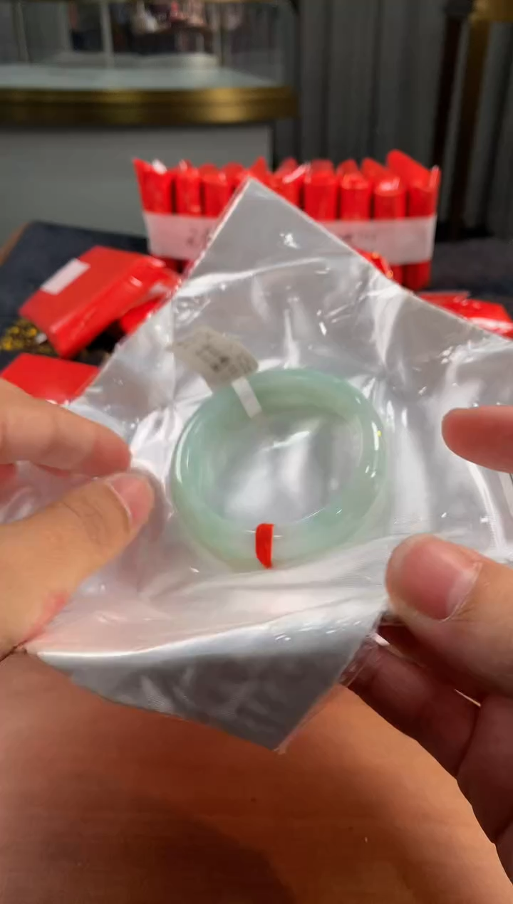 未镶嵌定制翡翠5073毛货不退不换   54-55圈