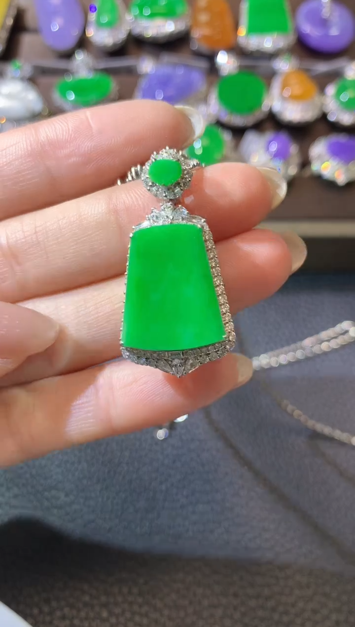 【闪购商品】翡翠吊坠(不含链)18K金镶嵌D46