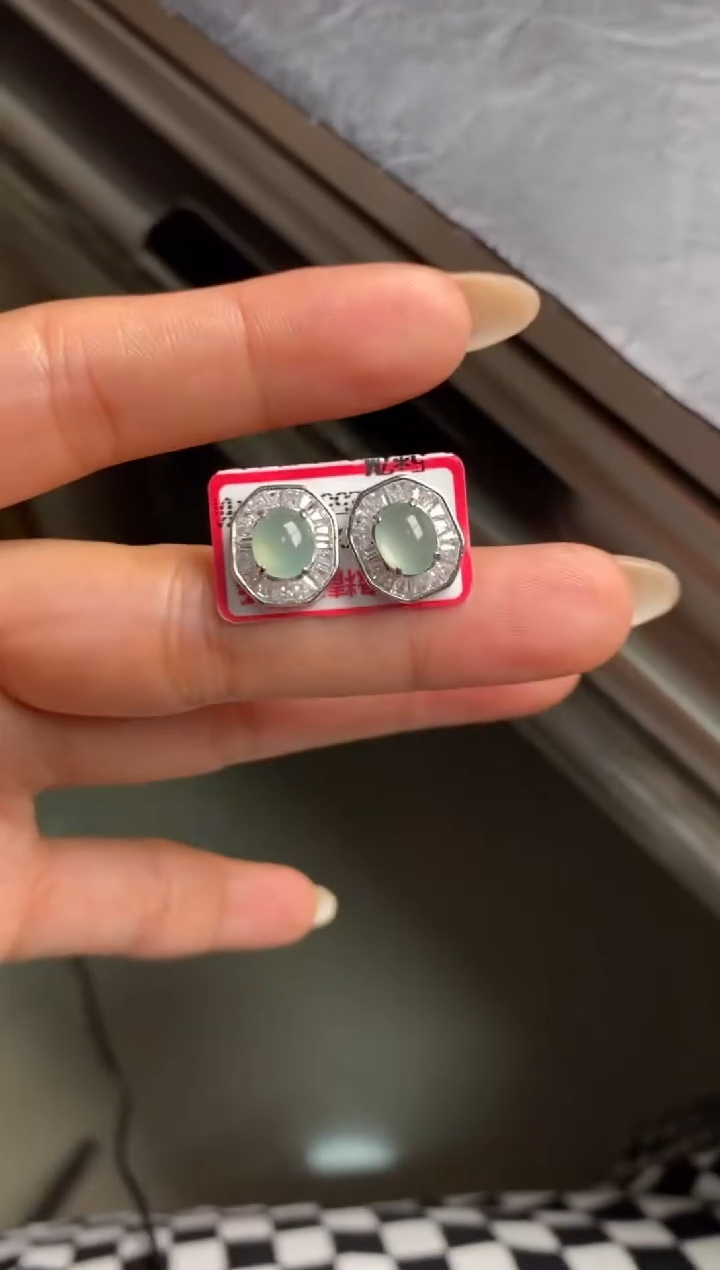 18K金镶嵌戒指翡翠琳*酱天然A货翡翠