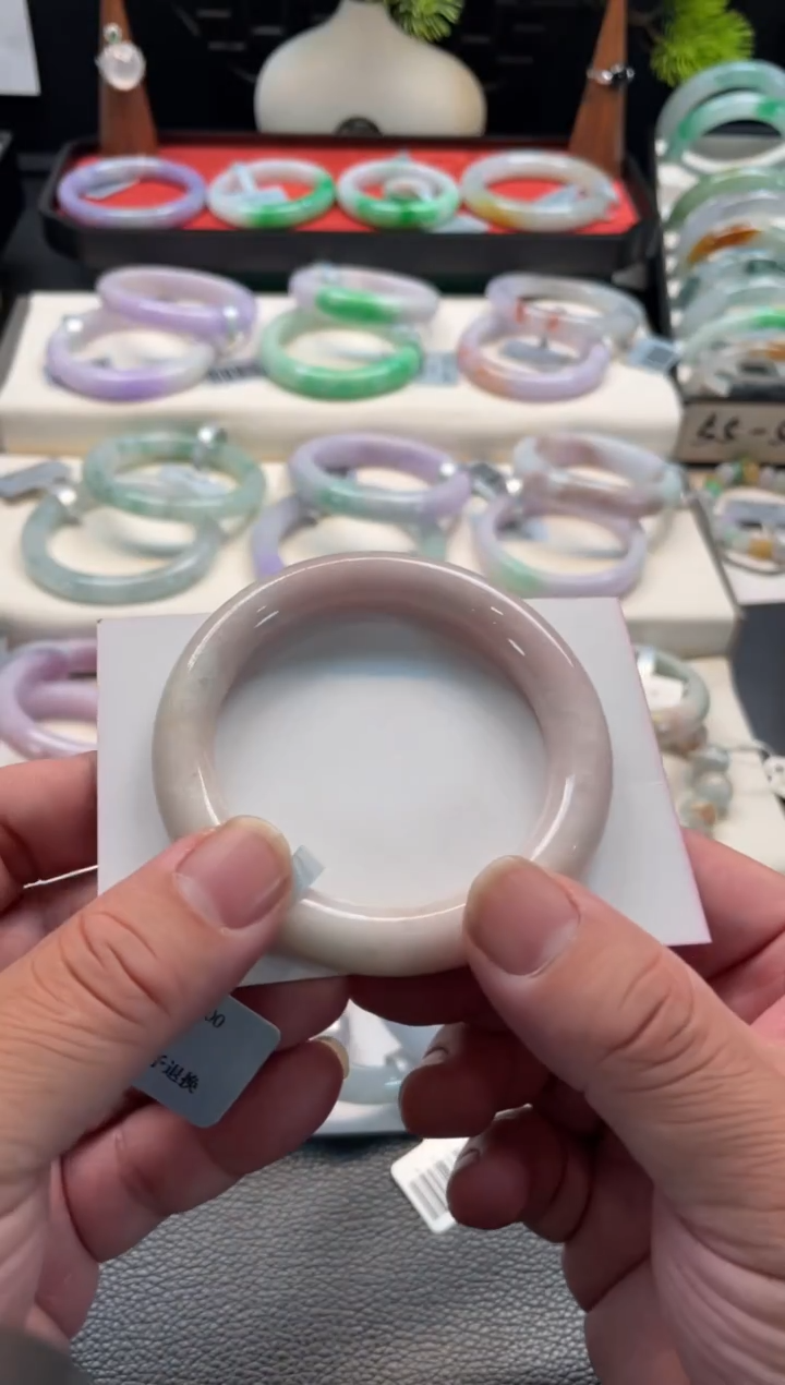 未镶嵌手镯翡翠39号链接 有纹有沙眼 57圆条