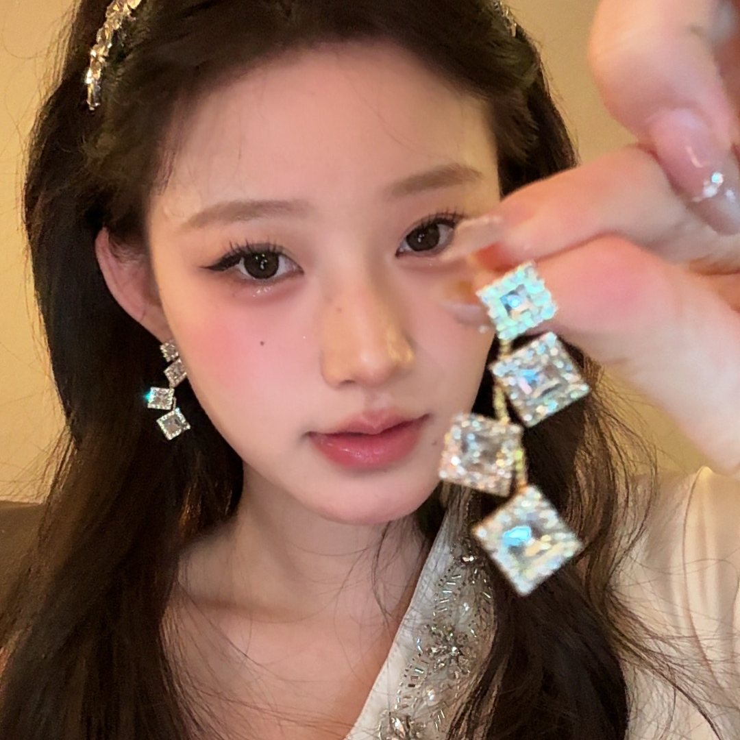 锌合金耳饰 几何小方块长款耳钉时尚高级感气质耳饰轻奢设计耳环