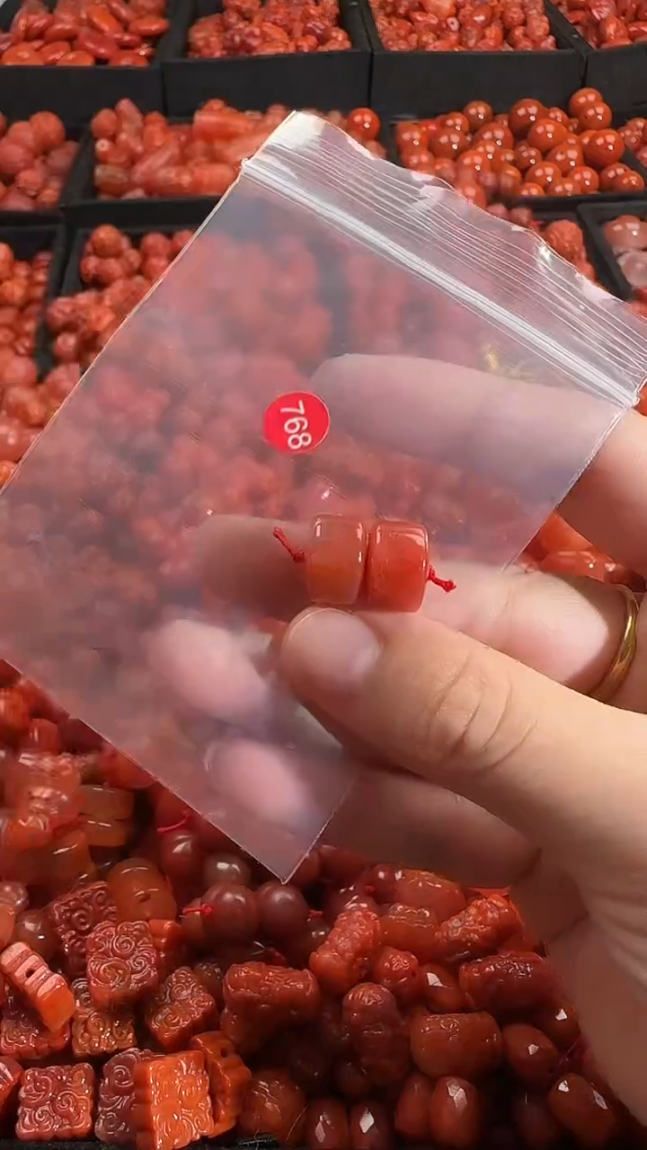 颈饰未镶嵌南红玛瑙1