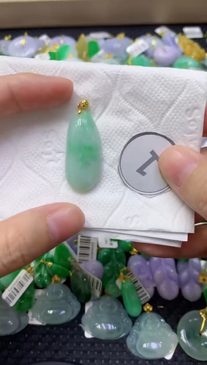 颈饰未镶嵌翡翠天然缅甸翡翠A货