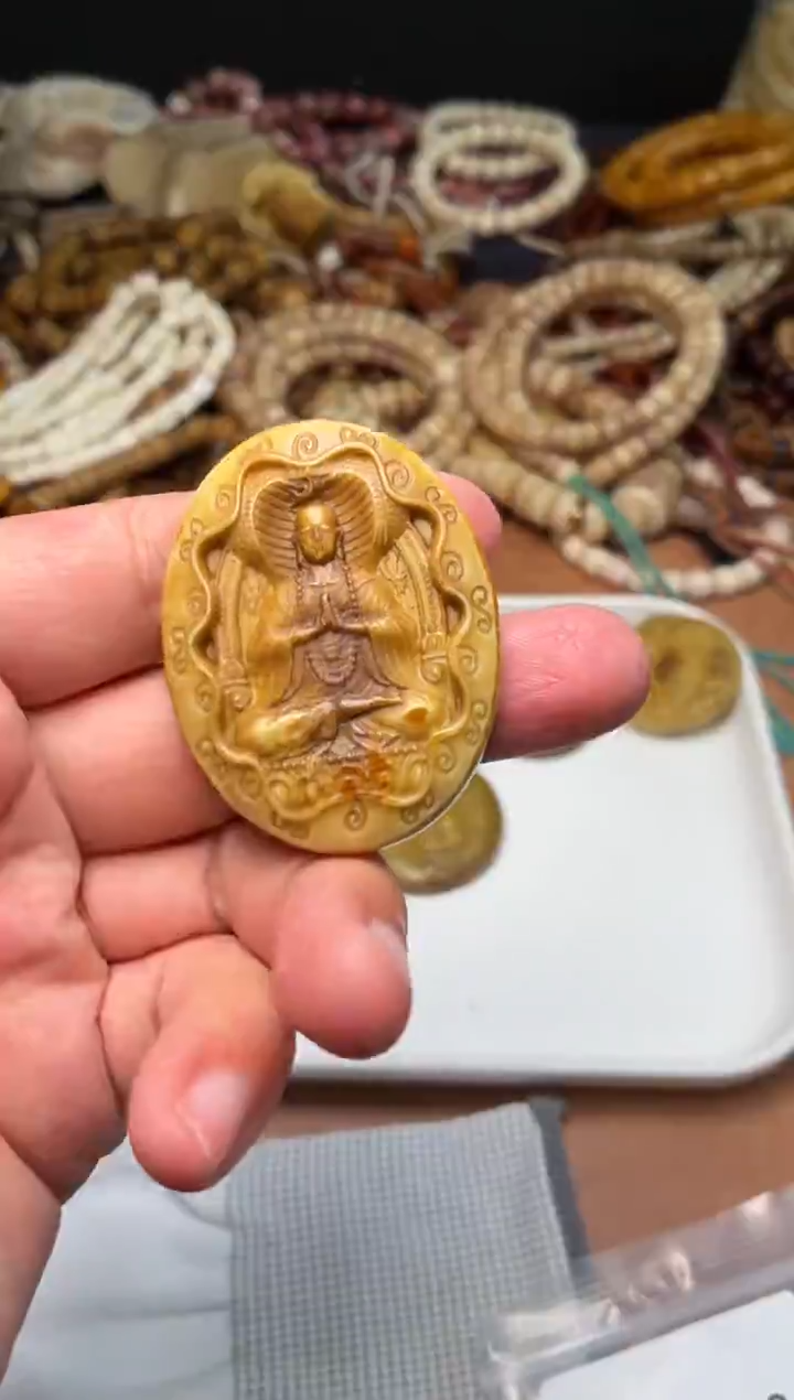 鹿骨其他天**爸杂件420-鹿角雕刻饼子