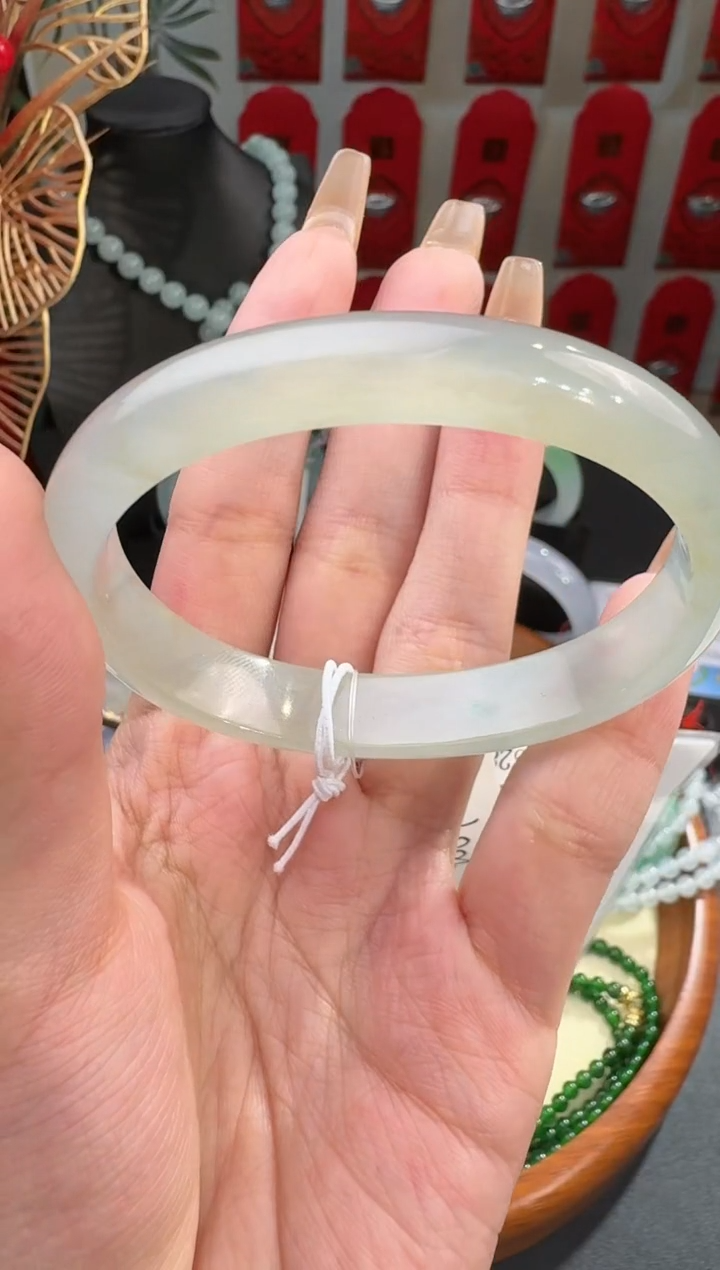 【闪购商品】翡翠手镯未镶嵌手镯