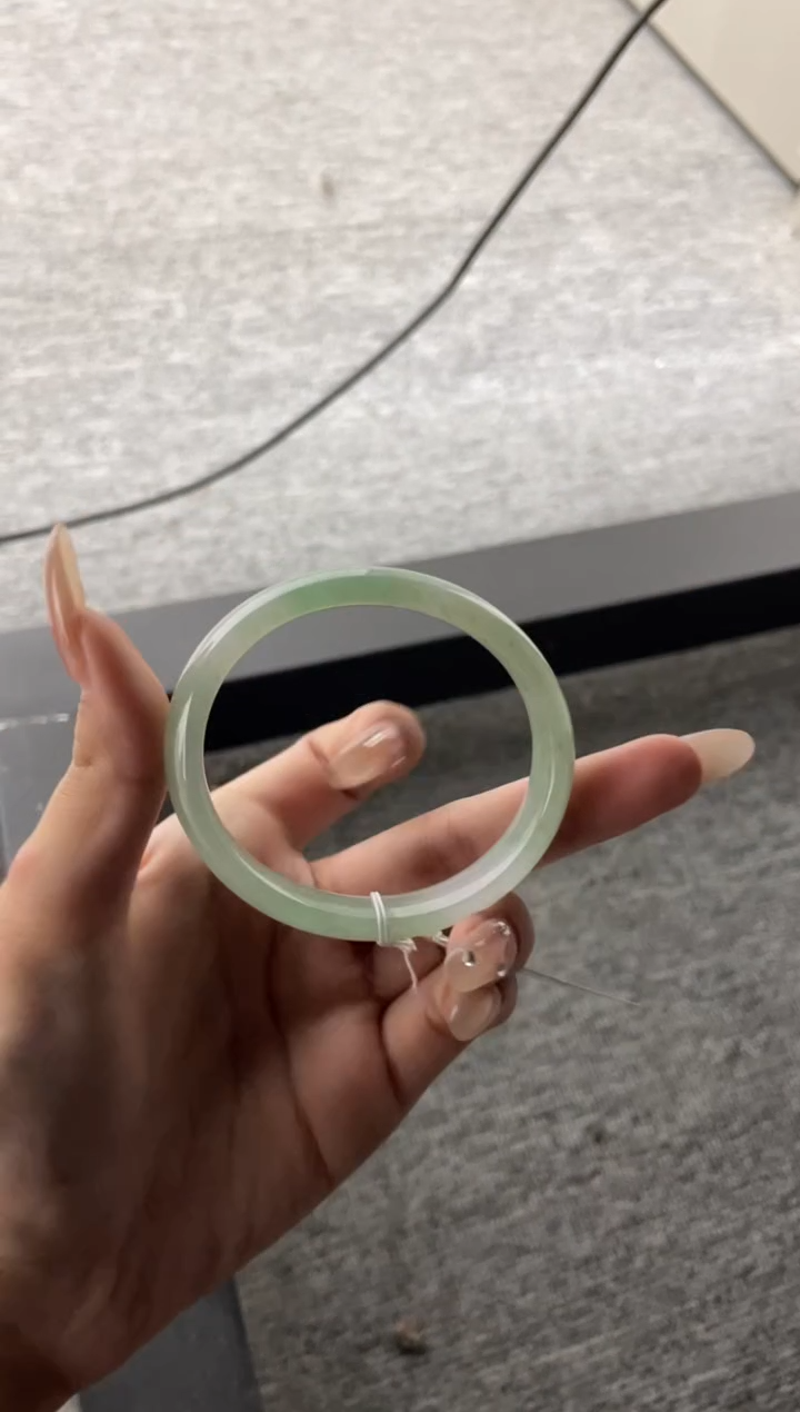 【闪购商品】翡翠手镯未镶嵌手镯