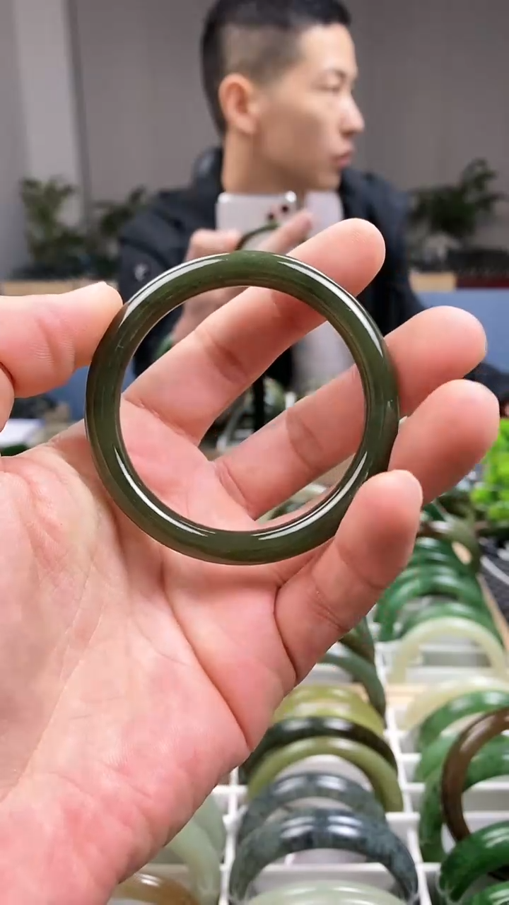 【闪购商品】和田玉手镯未镶嵌52.8