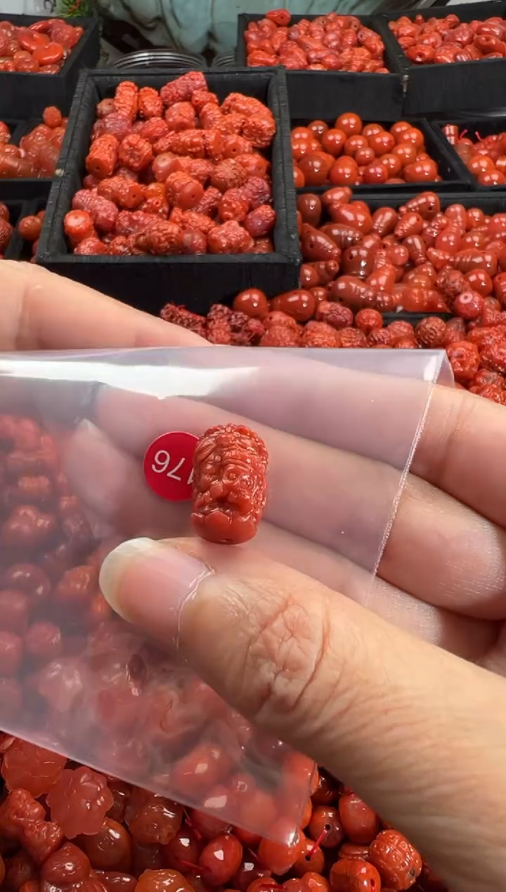 颈饰未镶嵌南红玛瑙1