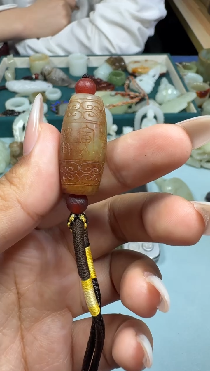 和田玉未镶嵌颈饰1