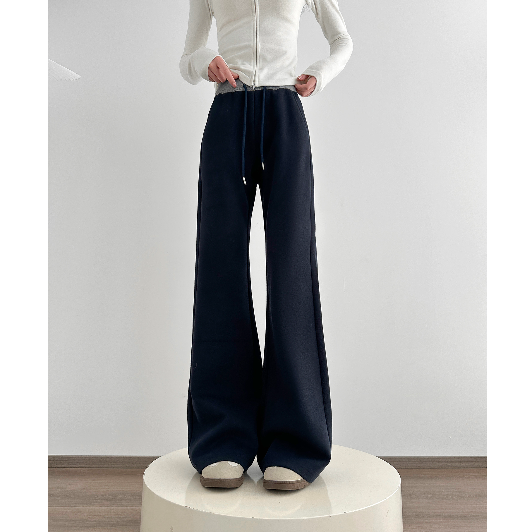 动感少女微喇运动裤子女2025春季新款休闲卫裤高腰显瘦软糯喇叭裤