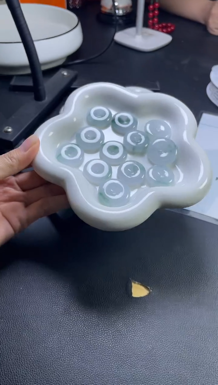 翡翠未镶嵌颈饰平安扣多样性发一件