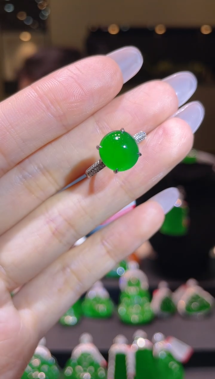 【闪购商品】翡翠吊坠(不含链)18K金镶嵌A65