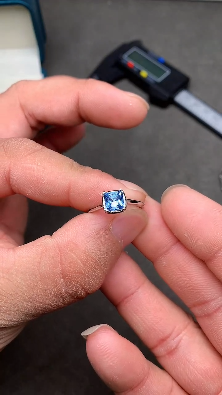 【闪购商品】海蓝宝石戒指银S925镶嵌········