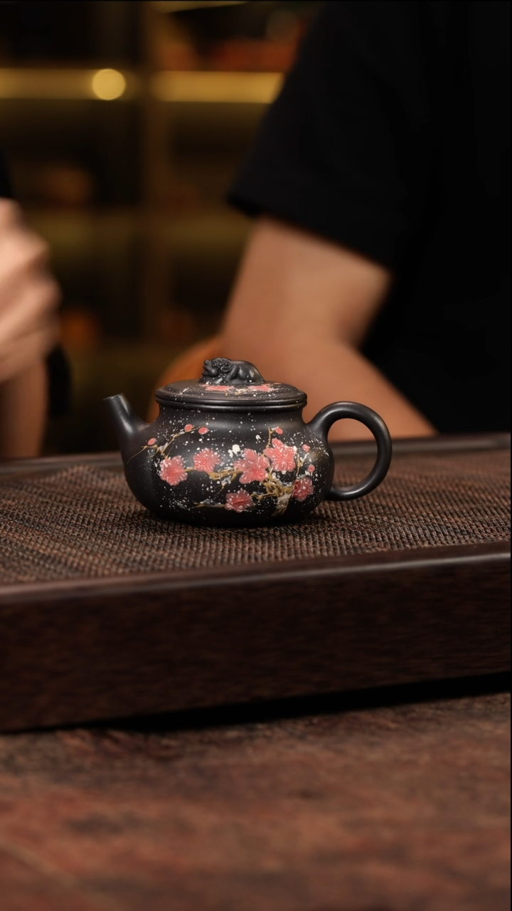 茶壶紫砂九龄君子兰瑞兽