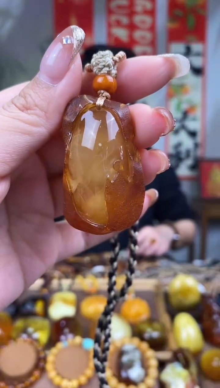 【闪购商品】琥珀裸石未镶嵌基地发货 一物一证 顺丰包邮