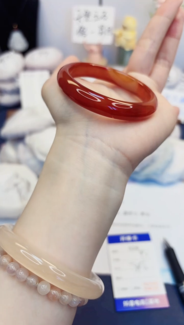 【闪购商品】石英质玉手镯未镶嵌26-玛瑙-圈口54