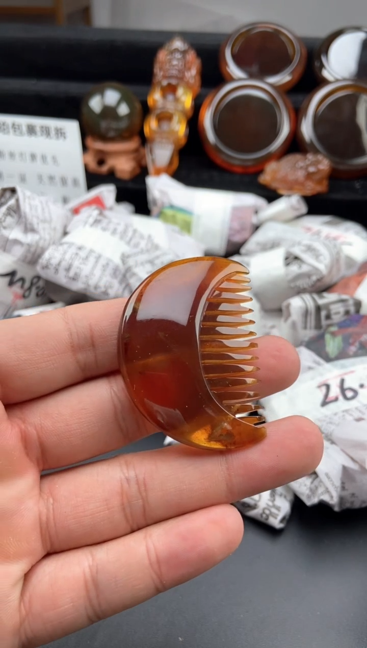 【闪购商品】琥珀颈饰未镶嵌梳子