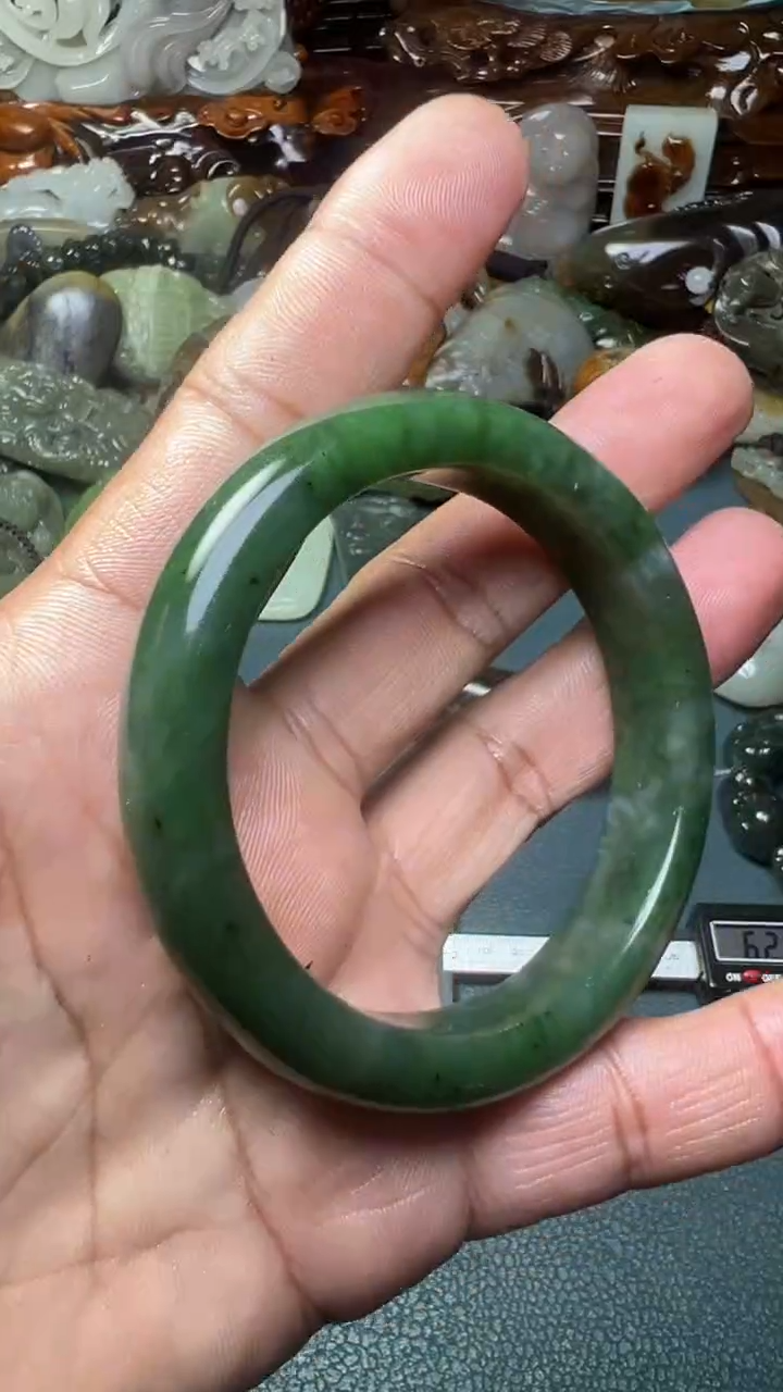 未镶嵌和田玉把件-