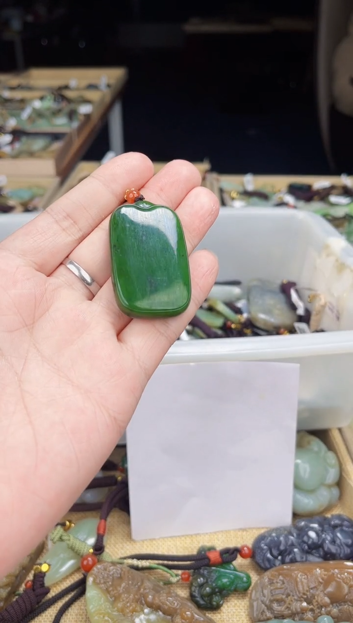 颈饰未镶嵌和田玉1