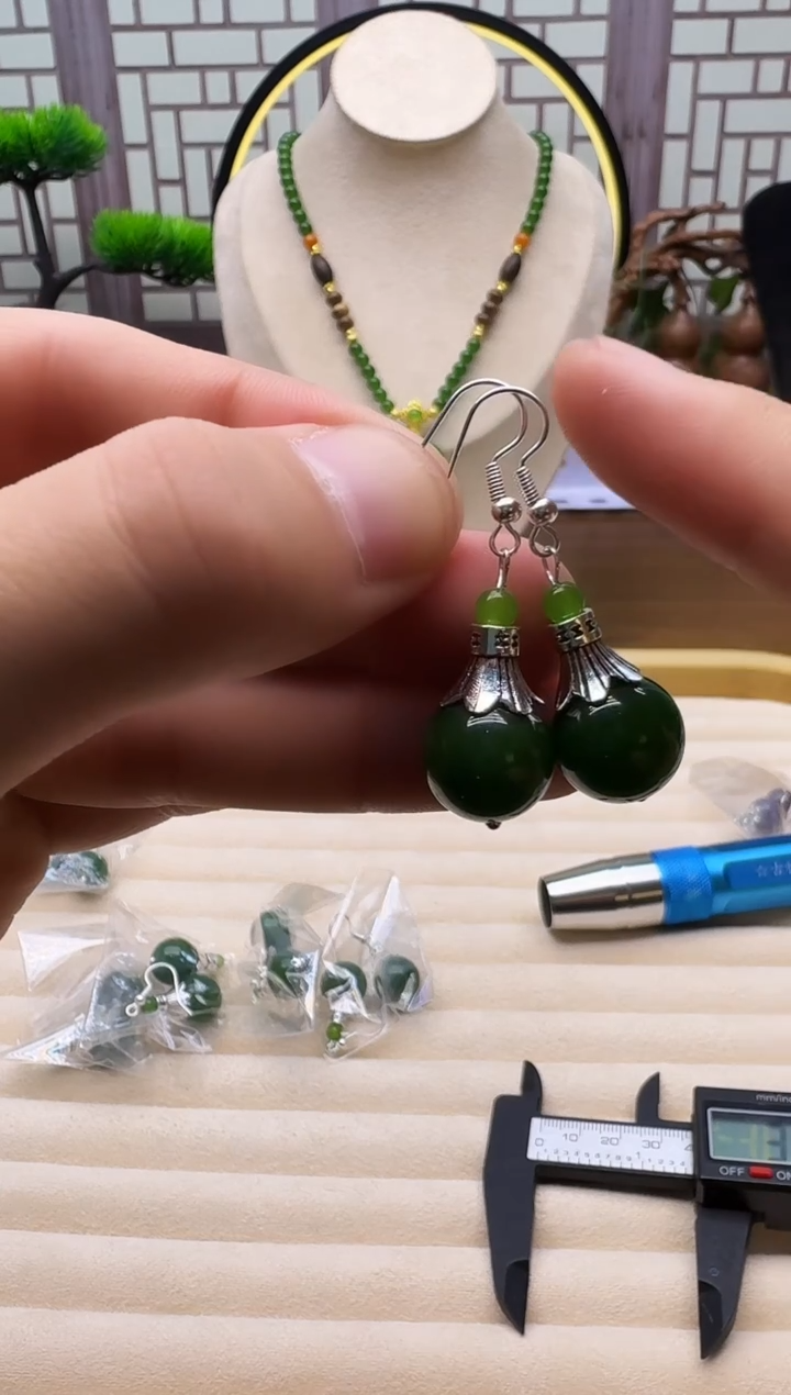 银S925镶嵌和田玉耳饰E180    