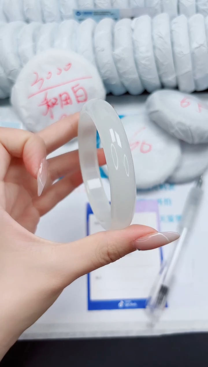 【闪购商品】石英质玉未镶嵌手镯102-58.5