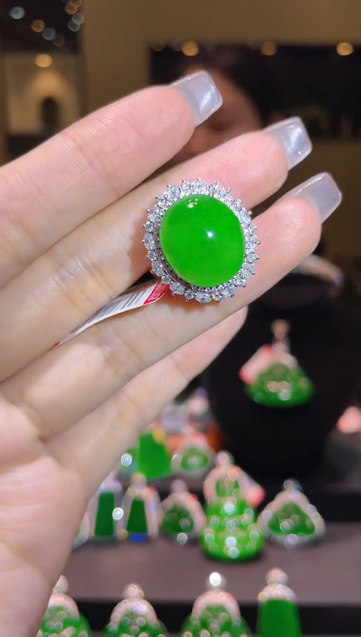 【闪购商品】翡翠吊坠(不含链)18K金镶嵌A101天然A货翡翠