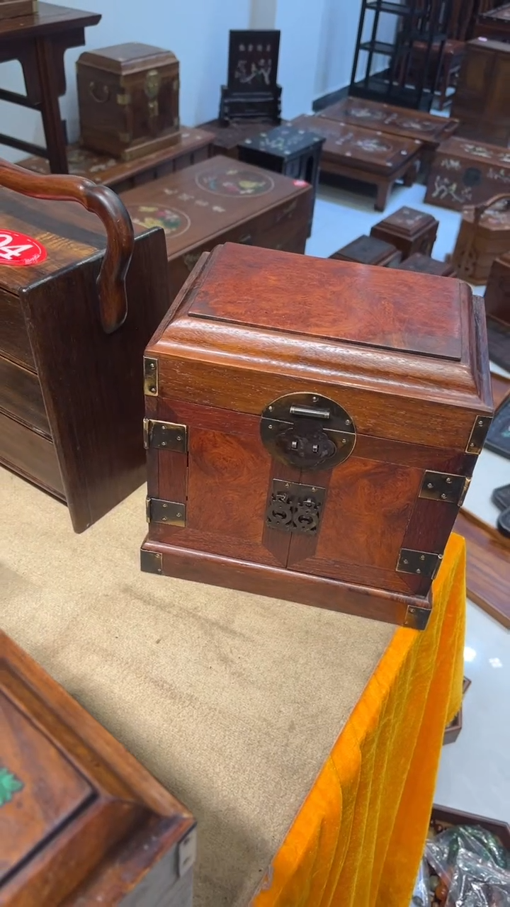 【闪购商品】贡木缅花素面官箱