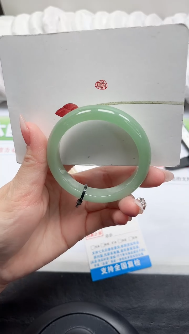 【闪购商品】石英质玉手镯未镶嵌239-53