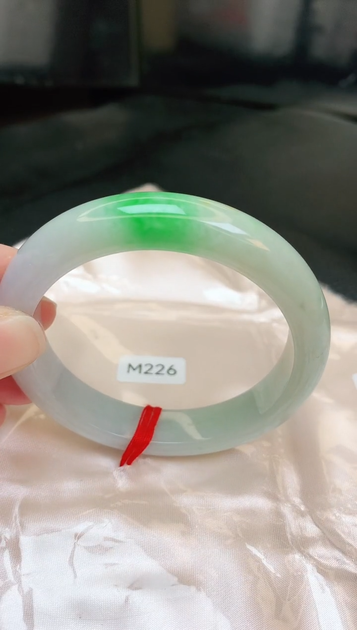 【闪购商品】翡翠手镯未镶嵌缅甸天然A货手镯
