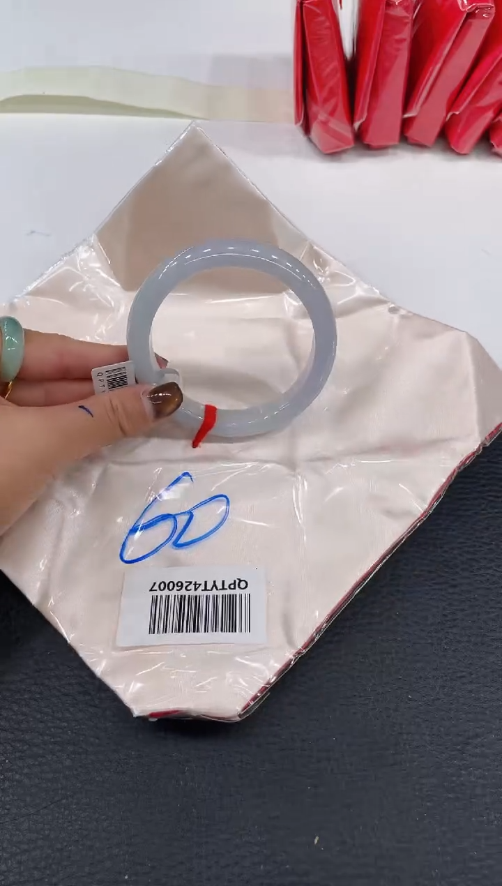 【闪购商品】翡翠手镯未镶嵌手镯