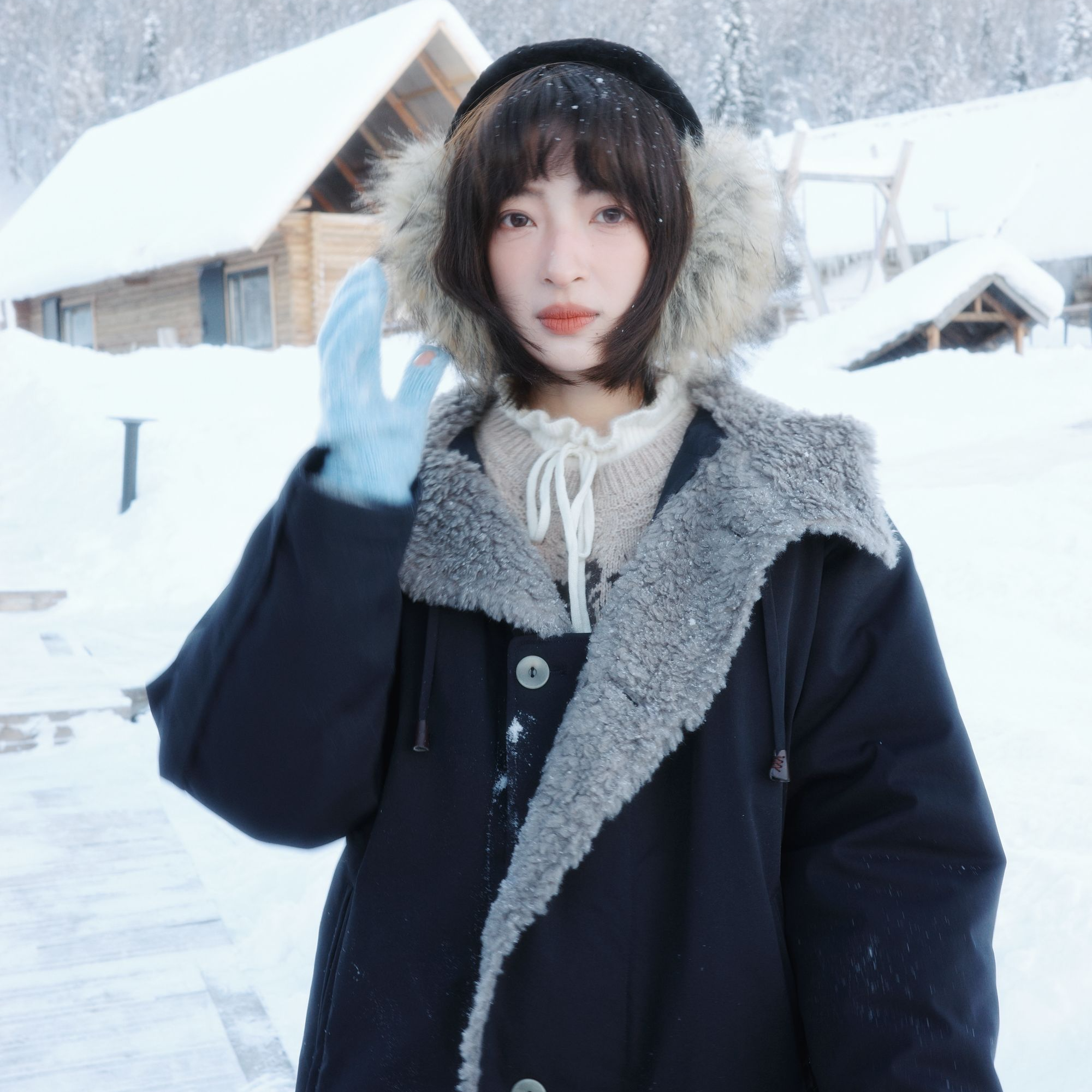 「白描工作间」"布拉格冬栖"200g白鸭绒羊羔毛长款连帽羽绒服外套