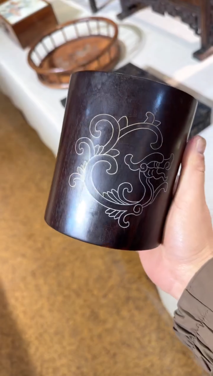【闪购商品】木小叶紫檀   笔筒   工艺品
