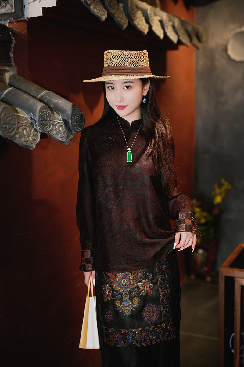 蓝大【弈听​​】新中式桑蚕丝上衣5635