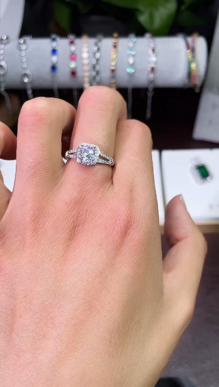 足铂镶嵌合成（培育）红宝石戒指/指环白水戒指