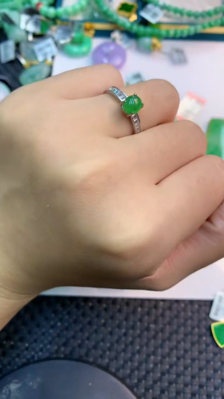 颈饰未镶嵌翡翠1