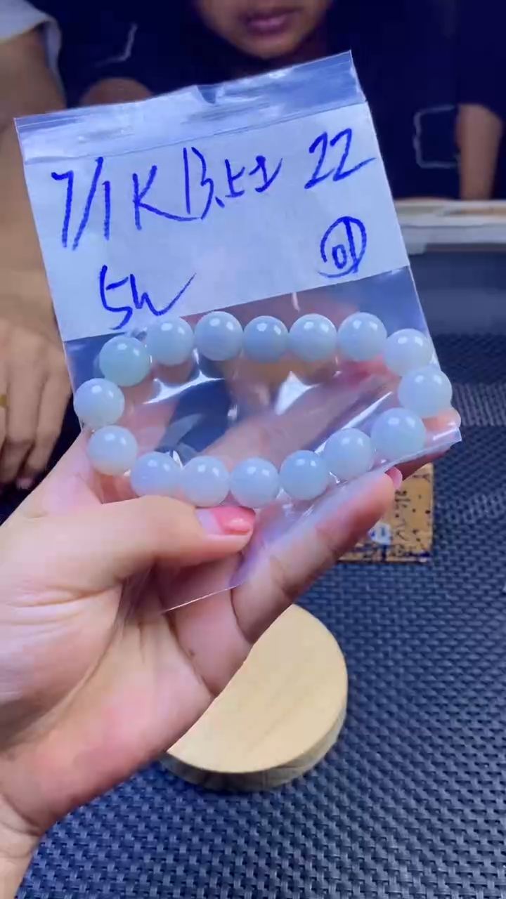 定制翡翠未镶嵌天然缅甸A货翡翠，多样性发货只发其一