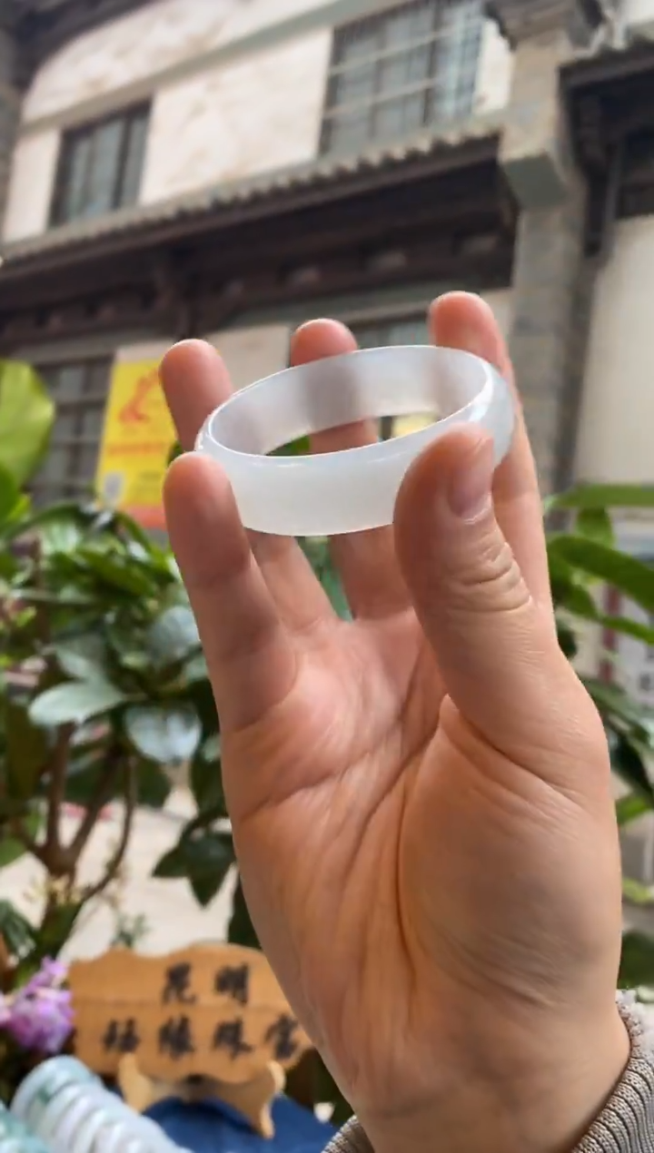 未镶嵌手镯（贵妃镯）翡翠56贵妃