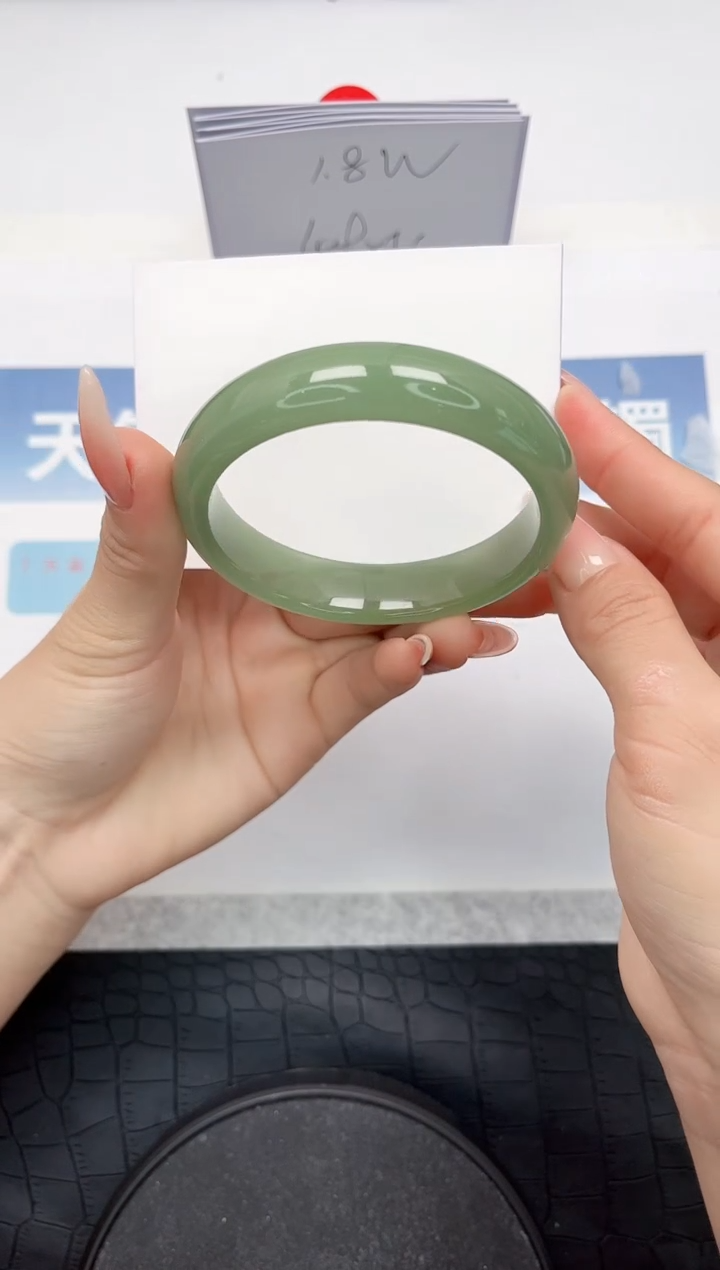 【闪购商品】石英质玉手镯未镶嵌G229-58