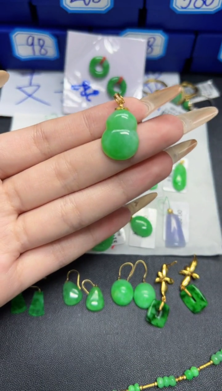 【闪购商品】翡翠颈饰18K金镶嵌Y缅料A货/支持复检/一件