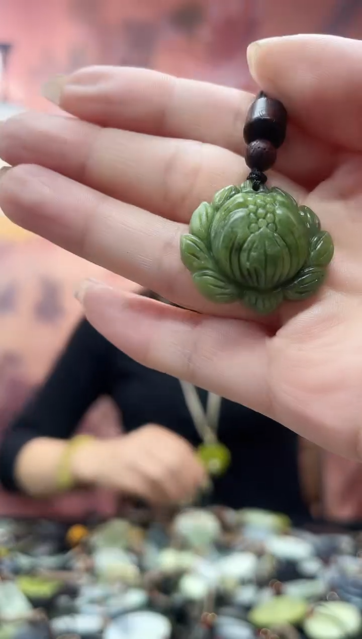 未镶嵌岫玉吊坠·