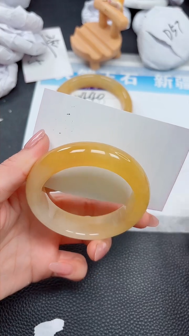 【闪购商品】石英质玉手镯未镶嵌441