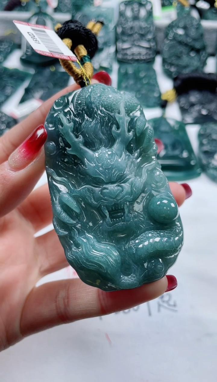 【闪购商品】翡翠颈饰未镶嵌             