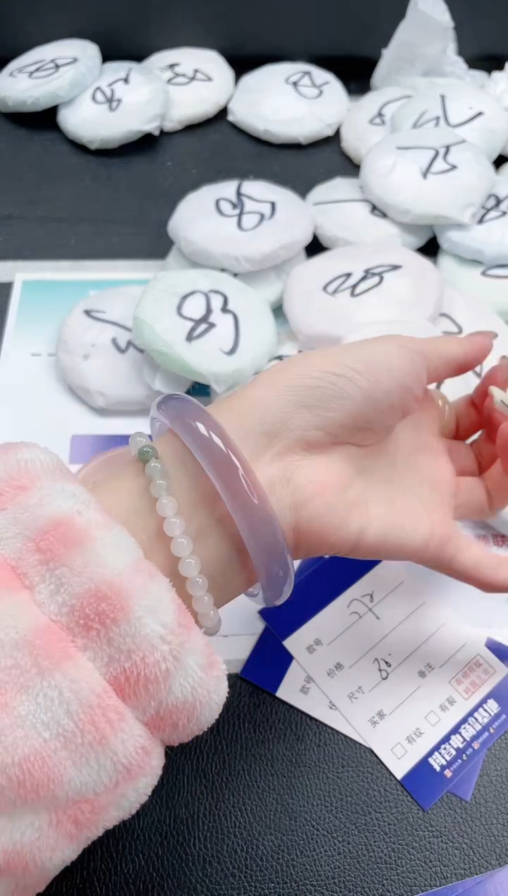 【闪购商品】石英质玉手镯未镶嵌25J172-60