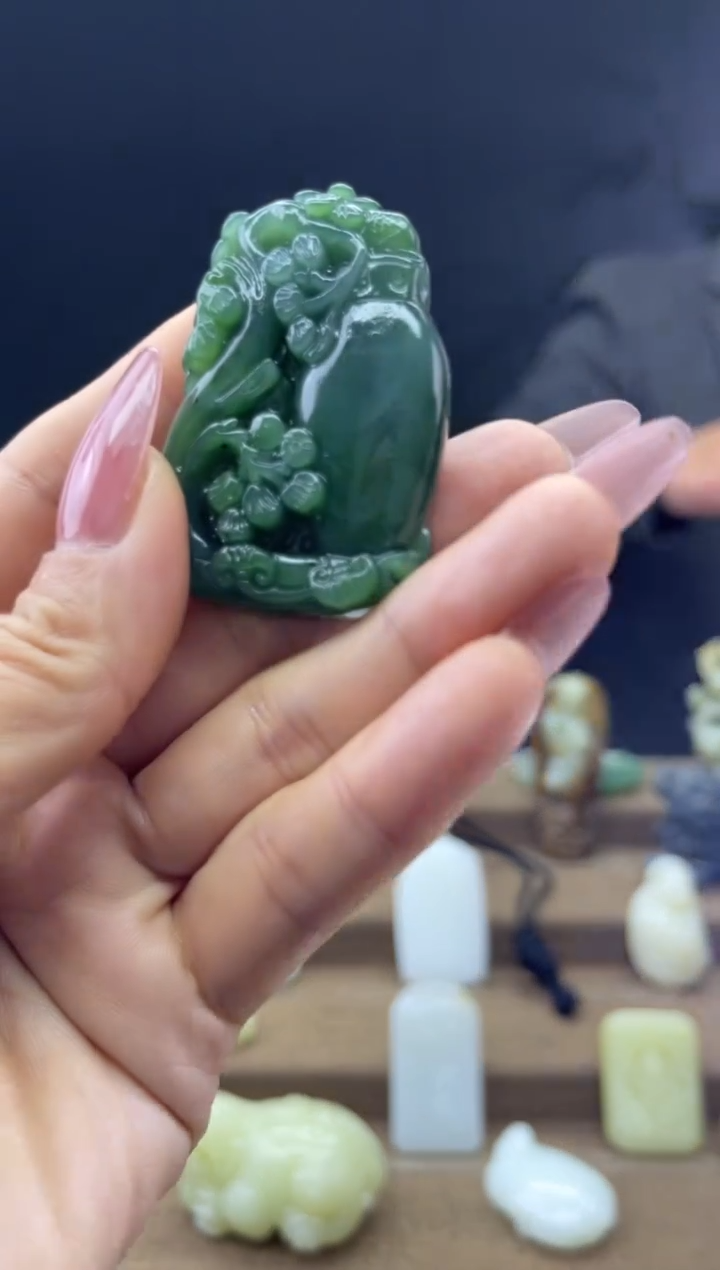 颈饰未镶嵌和田玉1