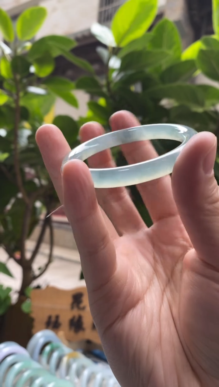 翡翠手镯（圆镯）未镶嵌53圆条