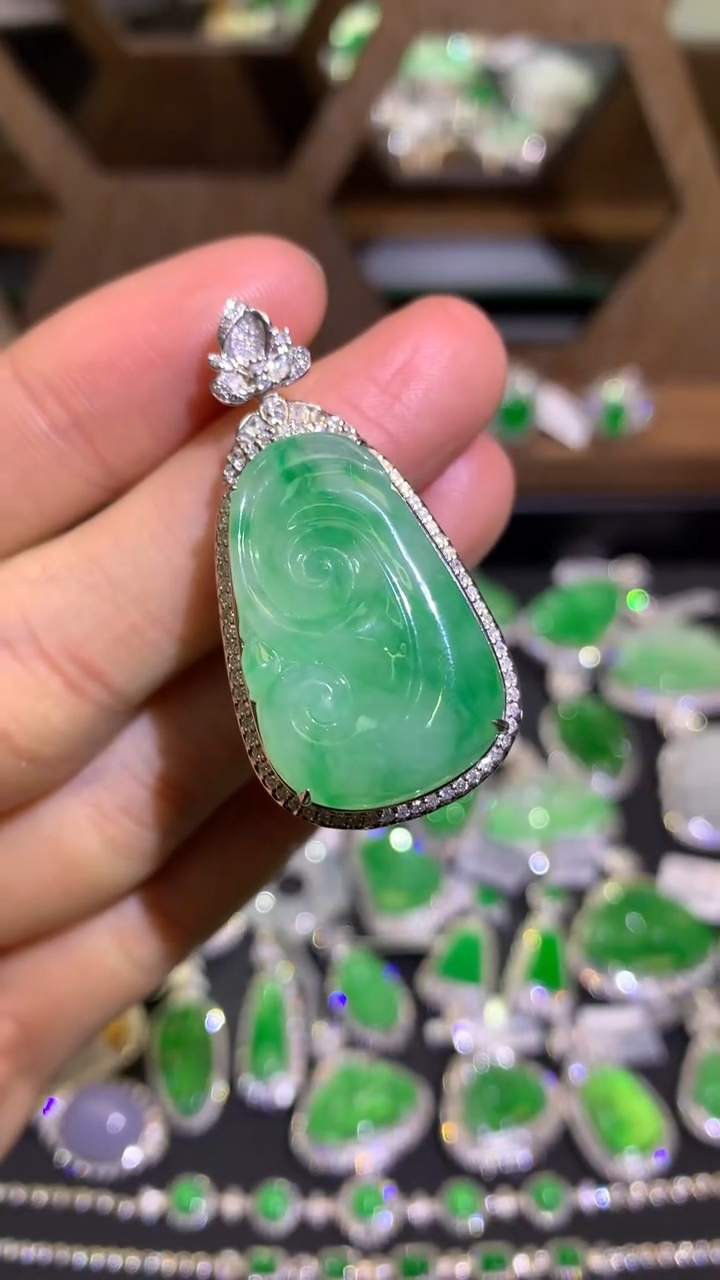 【闪购商品】翡翠吊坠(不含链)18K金镶嵌吊坠