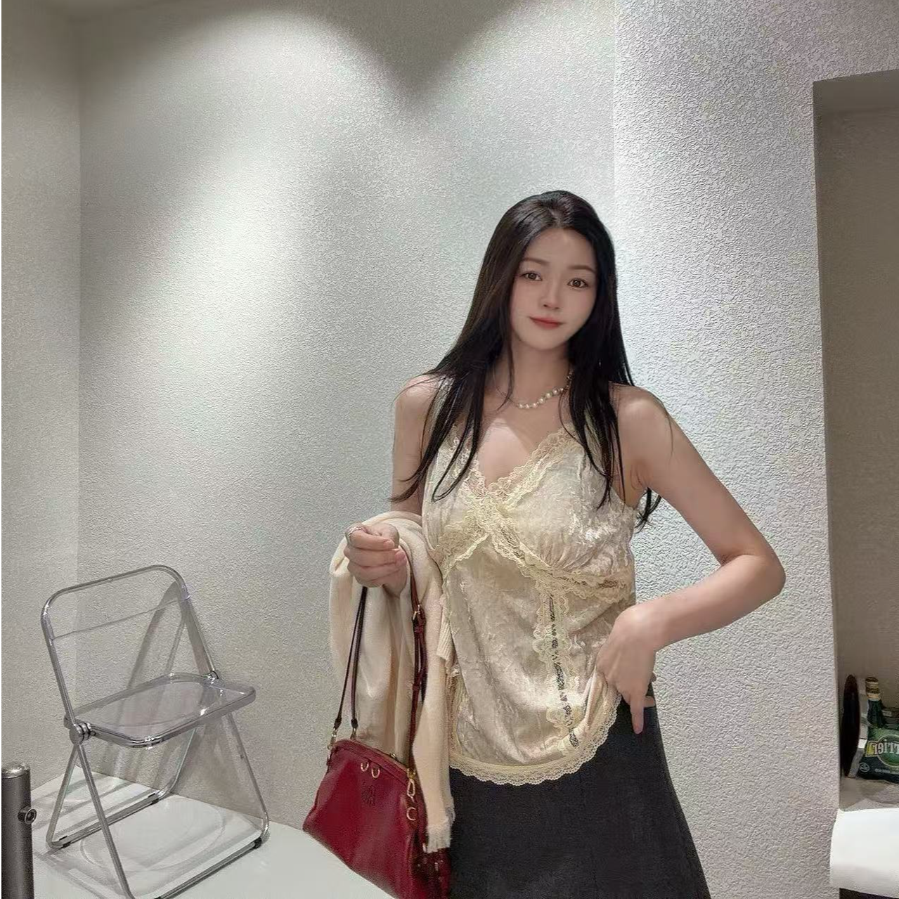 交叉蕾丝边拼丝绒吊带