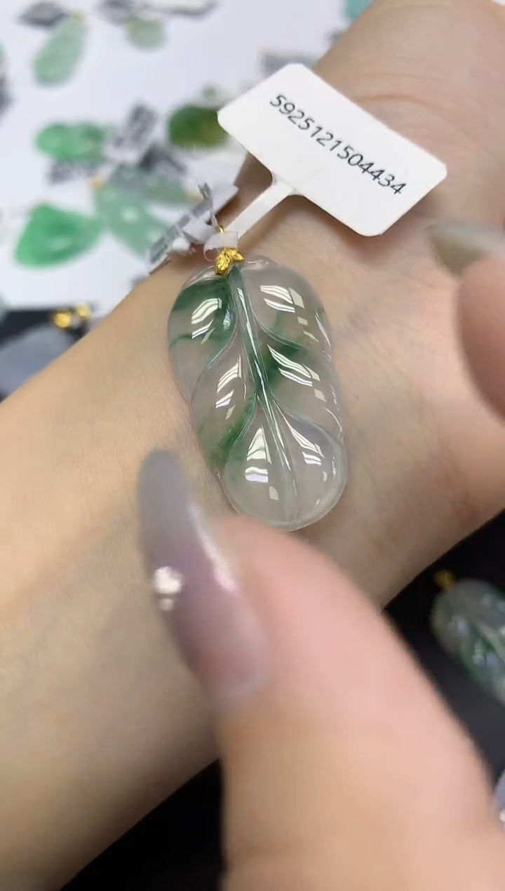颈饰18K金镶嵌翡翠天然缅甸翡翠A货百元以上9元证书费自理